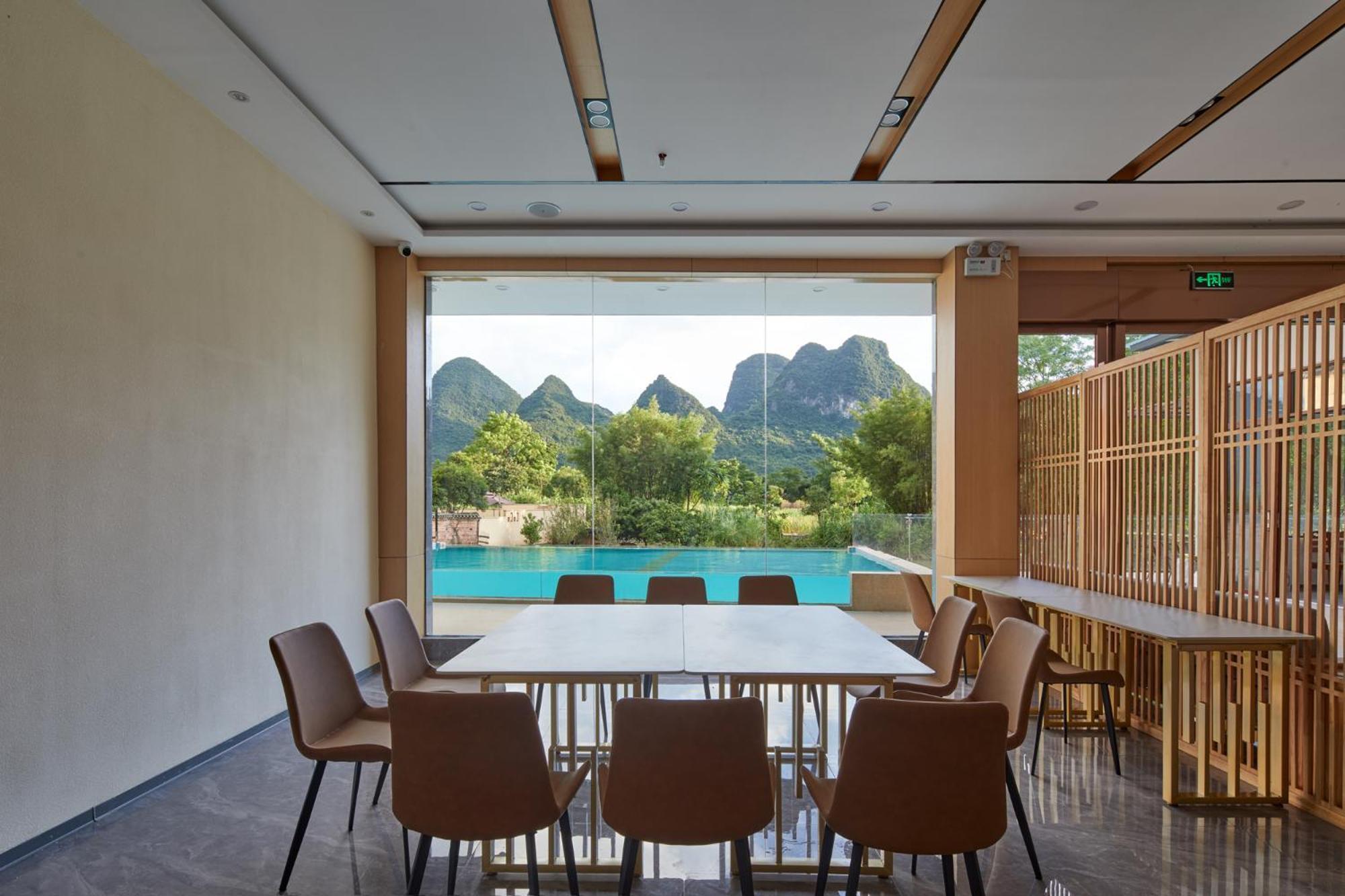 Yangshuo Fortune Lake Inn- One Way Free Pick Up From Airport Or Ts Over 3 Nights Екстериор снимка