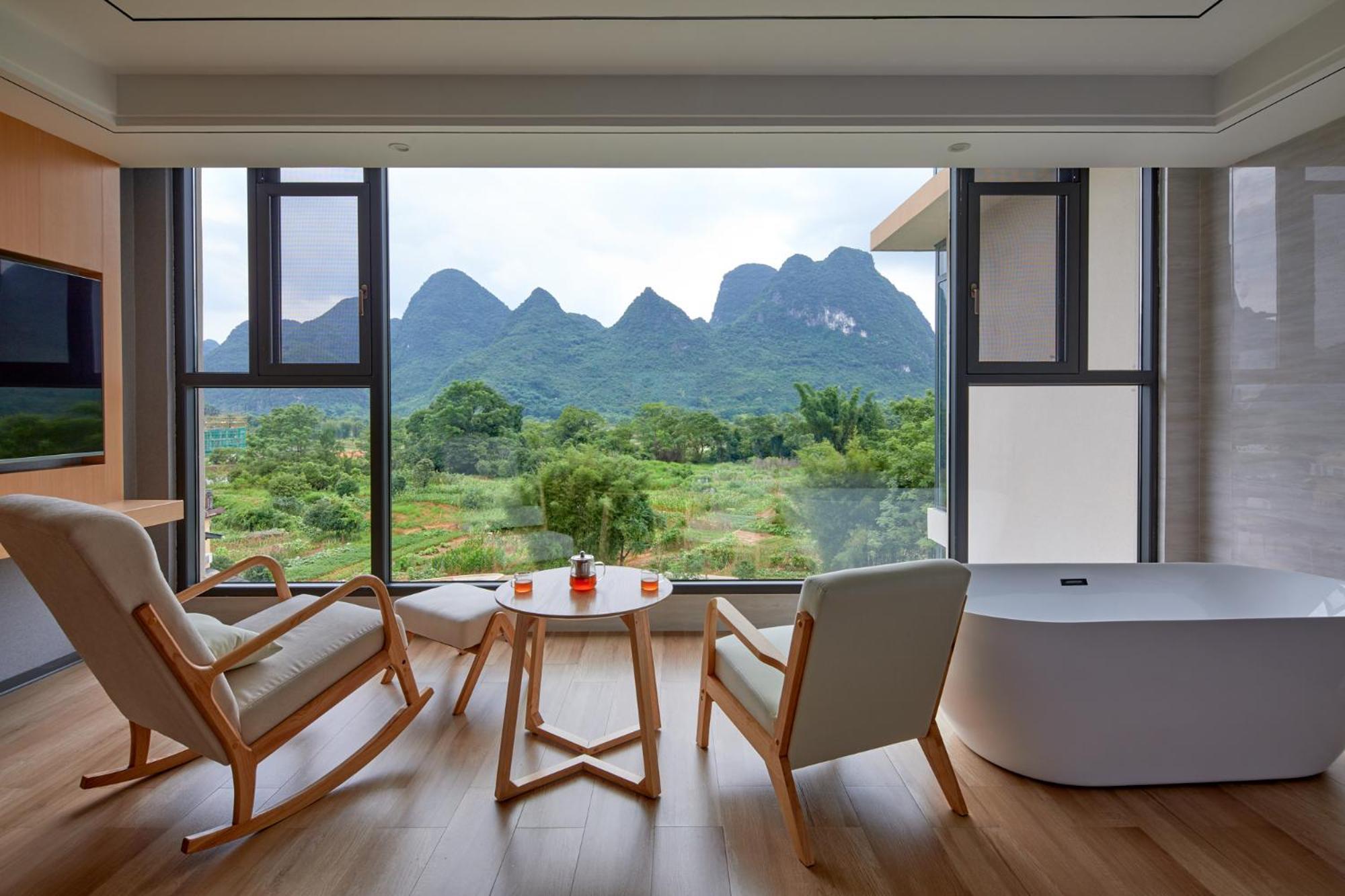 Yangshuo Fortune Lake Inn- One Way Free Pick Up From Airport Or Ts Over 3 Nights Екстериор снимка
