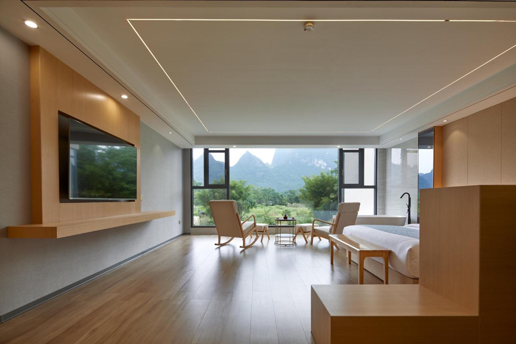 Yangshuo Fortune Lake Inn- One Way Free Pick Up From Airport Or Ts Over 3 Nights Екстериор снимка