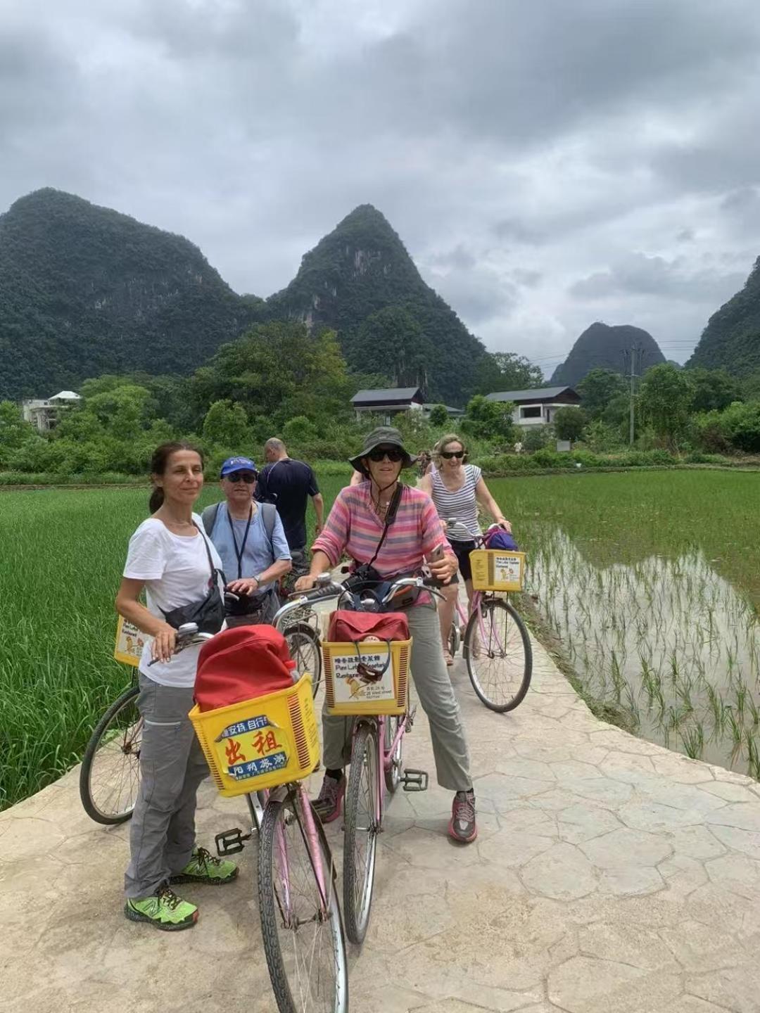 Yangshuo Fortune Lake Inn- One Way Free Pick Up From Airport Or Ts Over 3 Nights Екстериор снимка