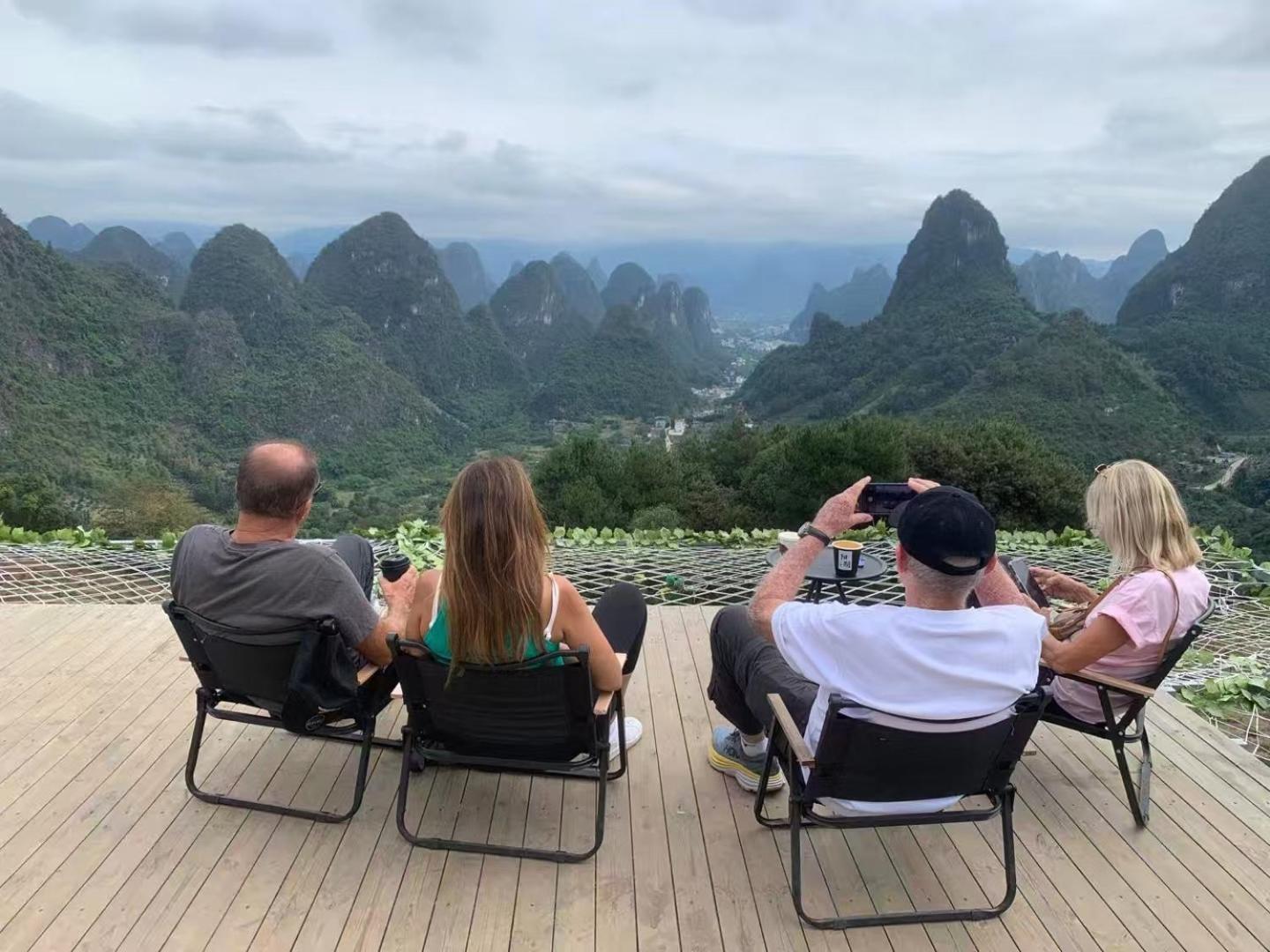 Yangshuo Fortune Lake Inn- One Way Free Pick Up From Airport Or Ts Over 3 Nights Екстериор снимка